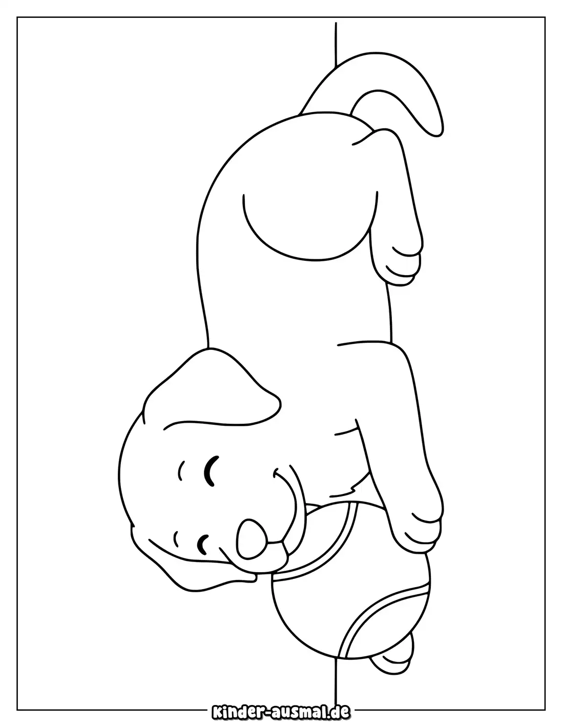 Kleiner Labrador Welpe liegt gemütlich neben seinem Lieblingsball.