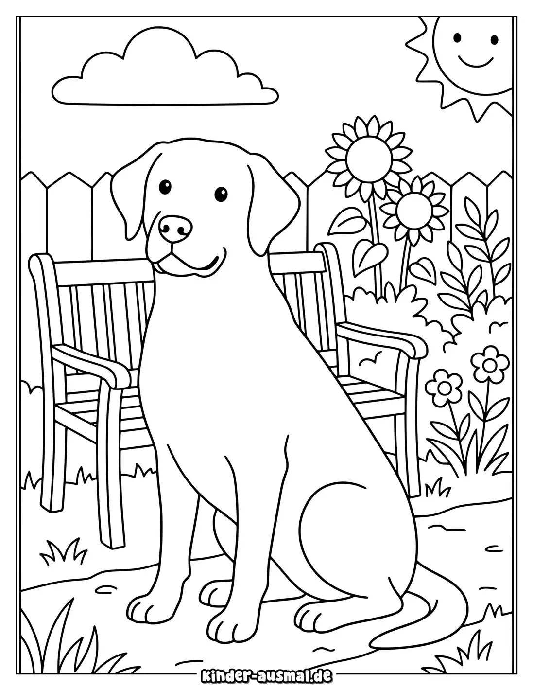 Labrador sitzt aufmerksam vor einer kleinen Gartenbank im Freien.
